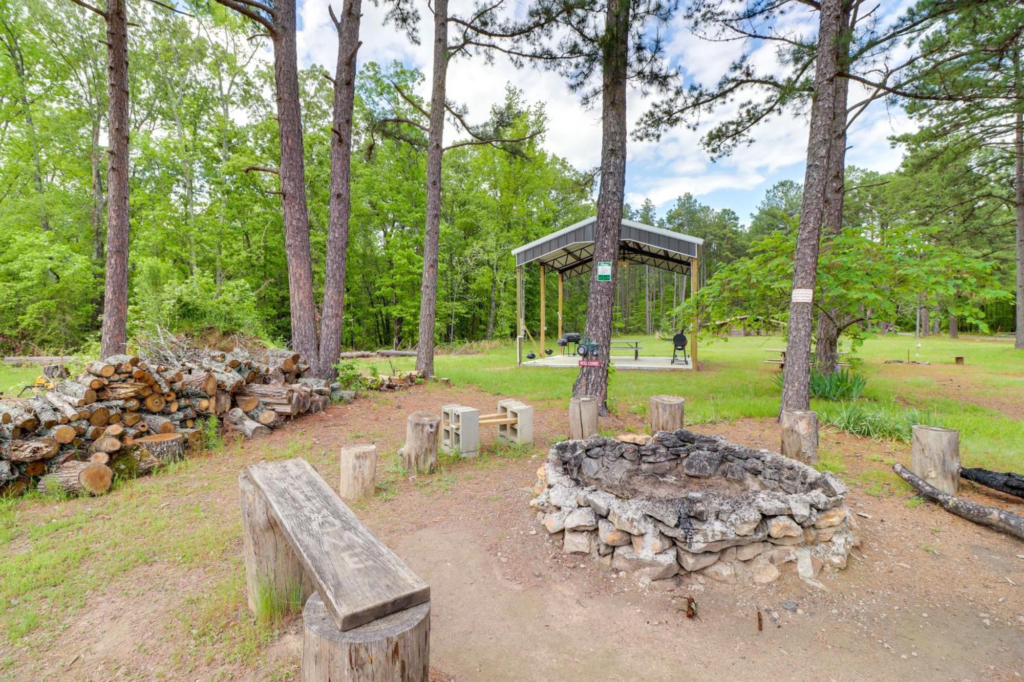 Cozy Higden Studio Close To Greers Ferry Lake! Διαμέρισμα Fairfield Bay Εξωτερικό φωτογραφία